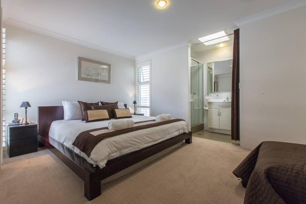 Beach View Apartment In Cottesloe Perth Esterno foto