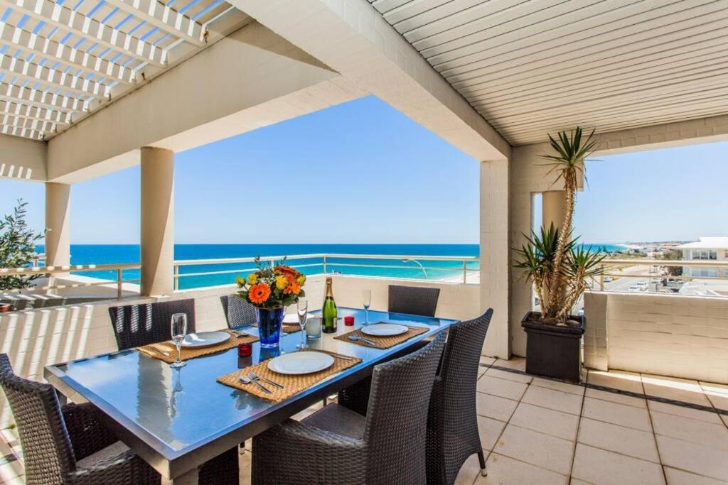 Beach View Apartment In Cottesloe Perth Esterno foto