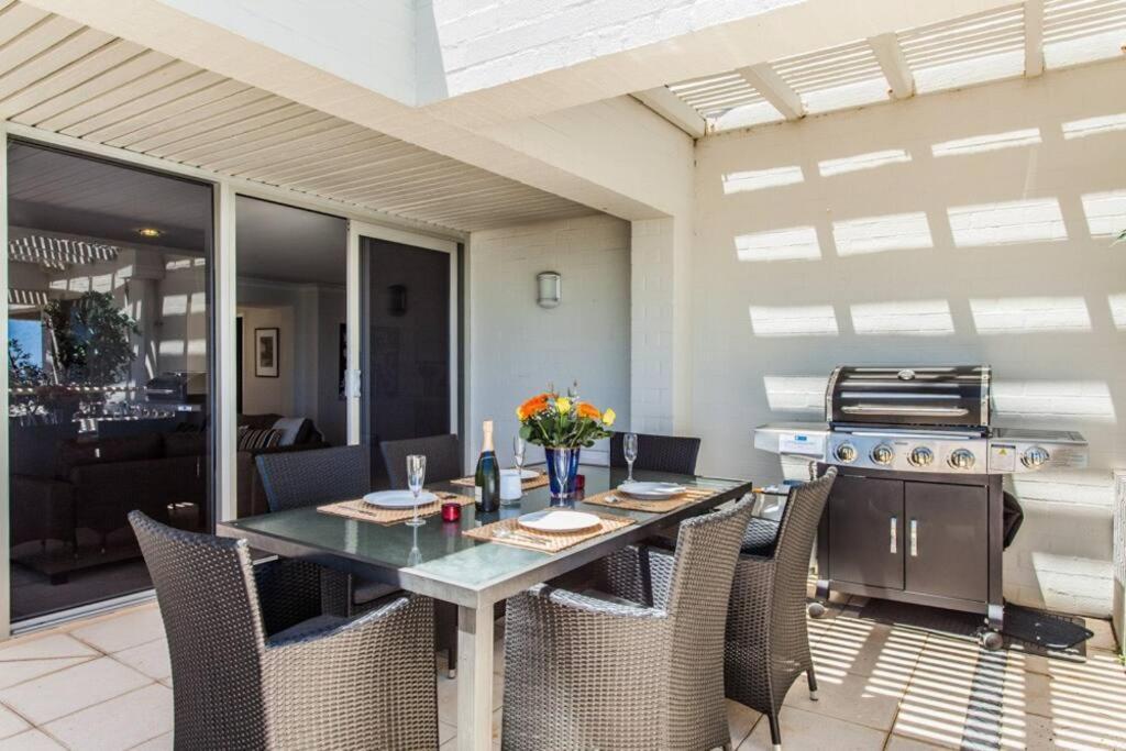 Beach View Apartment In Cottesloe Perth Esterno foto